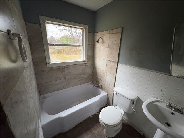 618 W 75th, Shreveport, LA 71106