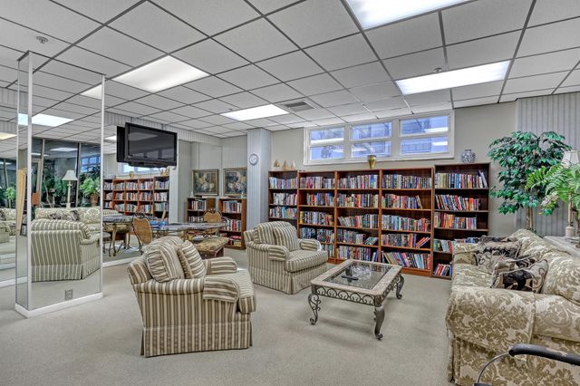 5440 N Ocean Drive #807, Riviera Beach, FL 33404