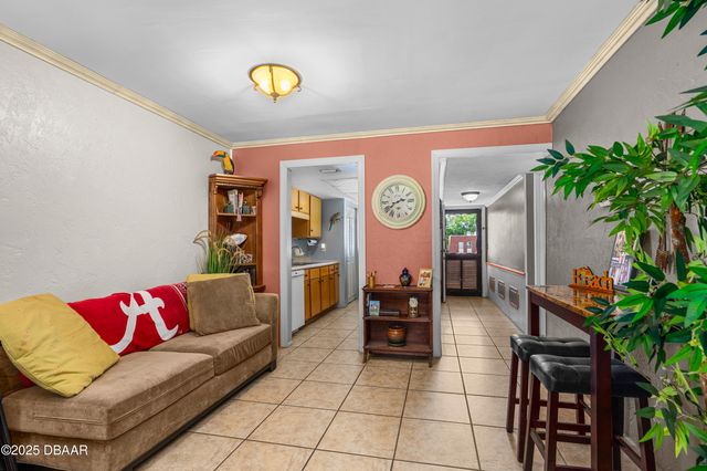 118 S Halifax Avenue, Daytona Beach, FL 32118