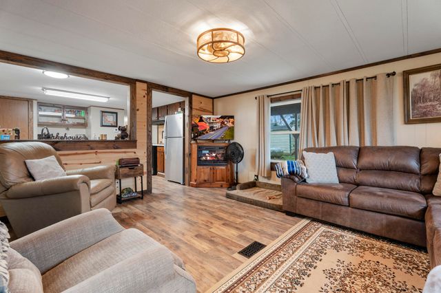 25200 S 607 Lane, Grove, OK 74344