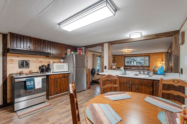 25200 S 607 Lane, Grove, OK 74344