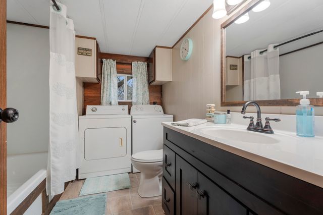 25200 S 607 Lane, Grove, OK 74344