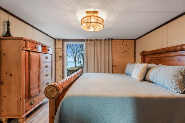 25200 S 607 Lane, Grove, OK 74344