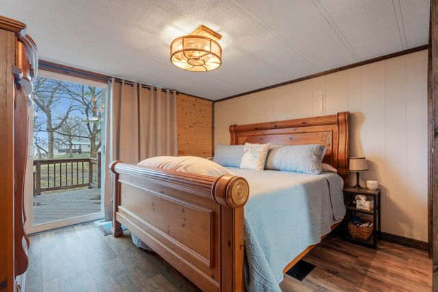 25200 S 607 Lane, Grove, OK 74344