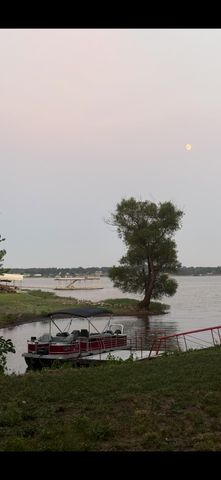 25200 S 607 Lane, Grove, OK 74344