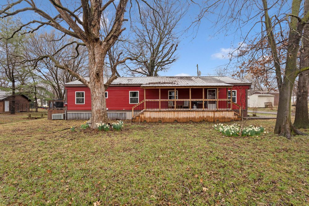 25200 S 607 Lane, Grove, OK 74344