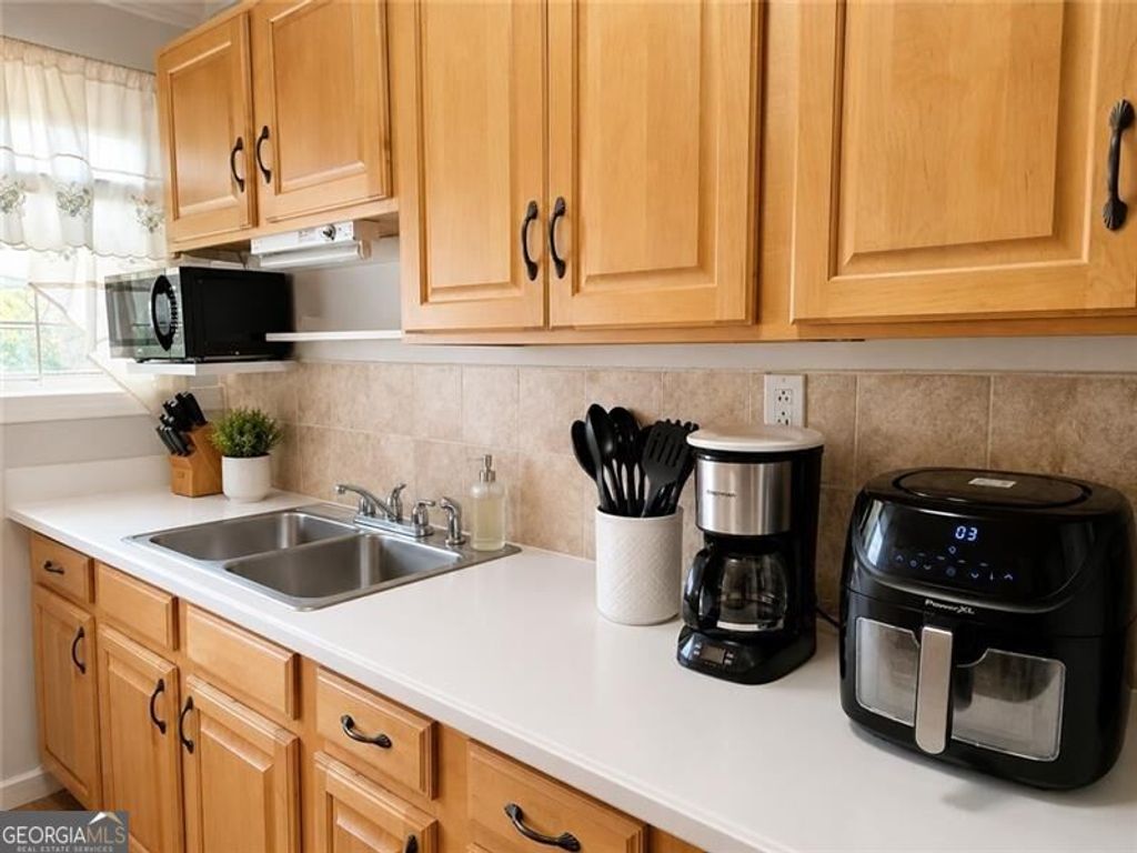 202 S Sage Street, Toccoa, GA 30577 — photo 5