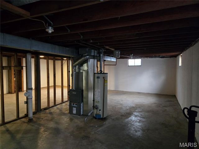 11035 Saturn Drive, Maryland Heights, MO 63043