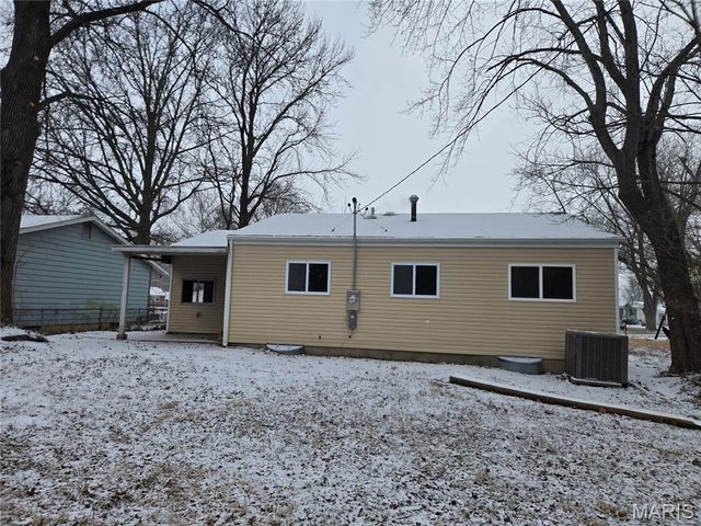 11035 Saturn Drive, Maryland Heights, MO 63043