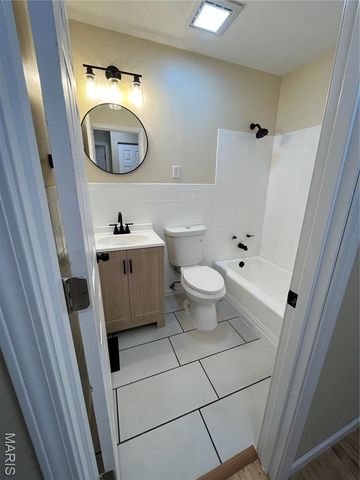 11035 Saturn Drive, Maryland Heights, MO 63043