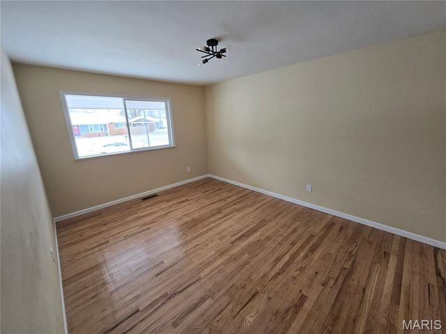 11035 Saturn Drive, Maryland Heights, MO 63043