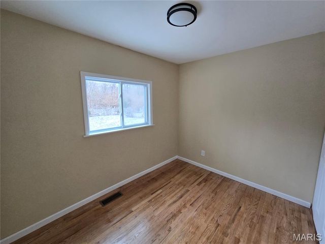 11035 Saturn Drive, Maryland Heights, MO 63043