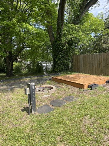 1518 Spence Ct, Nashville, TN 37210