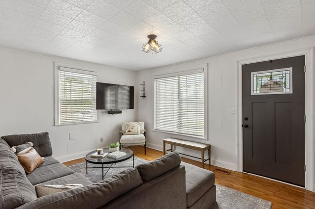 1518 Spence Ct, Nashville, TN 37210