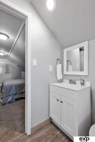 1944 S 50 Avenue, Omaha, NE 68106