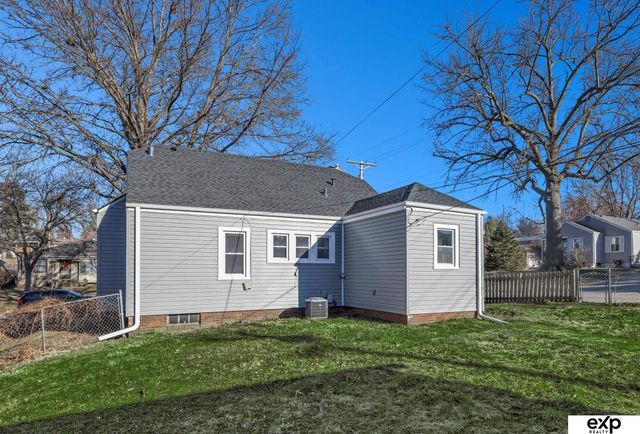 1944 S 50 Avenue, Omaha, NE 68106