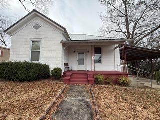 4 Perkins Street, Manchester, GA 31816