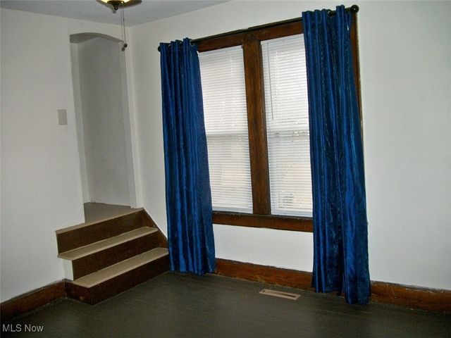 1310 Roselawn Avenue, Belpre, OH 45714