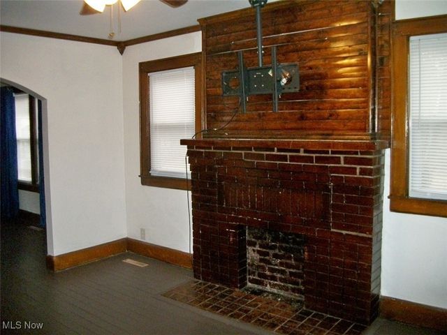 1310 Roselawn Avenue, Belpre, OH 45714