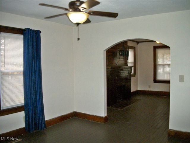 1310 Roselawn Avenue, Belpre, OH 45714