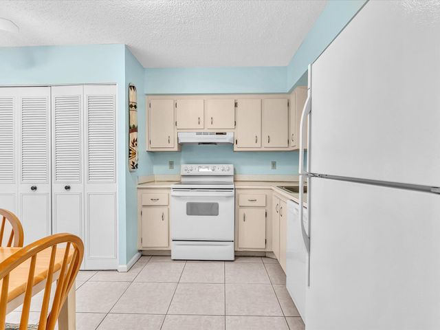 14701 Cumberland Drive 3060, Delray Beach, FL 33446