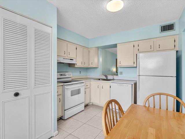 14701 Cumberland Drive 3060, Delray Beach, FL 33446