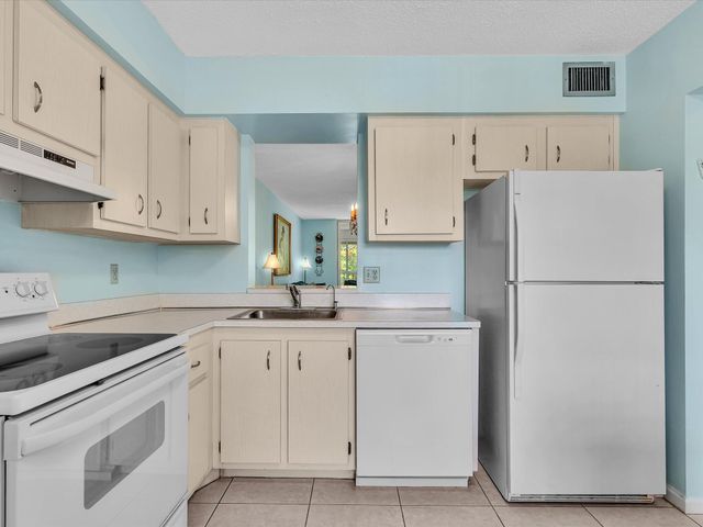 14701 Cumberland Drive 3060, Delray Beach, FL 33446