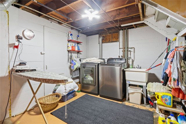 1017 26th St SE, Cedar Rapids, IA 52403