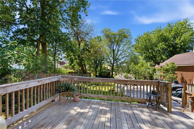 1017 26th St SE, Cedar Rapids, IA 52403