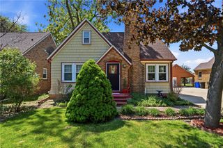 1017 26th St SE, Cedar Rapids, IA 52403