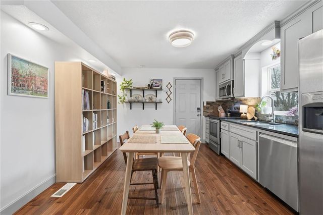 2453 S 12th Terrace, Kansas City, KS 66103