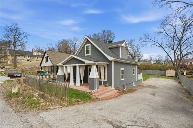2453 S 12th Terrace, Kansas City, KS 66103