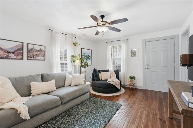 2453 S 12th Terrace, Kansas City, KS 66103