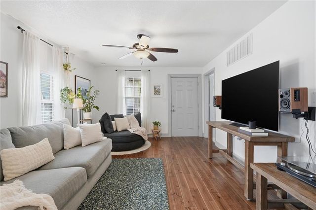 2453 S 12th Terrace, Kansas City, KS 66103