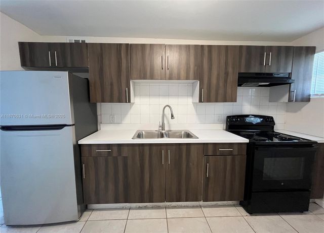 1610 N 25th St 8, Fort Pierce, FL 34947