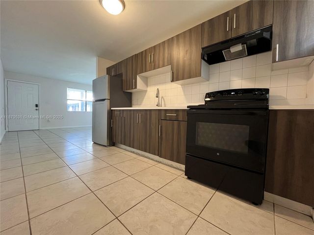 1610 N 25th St 8, Fort Pierce, FL 34947