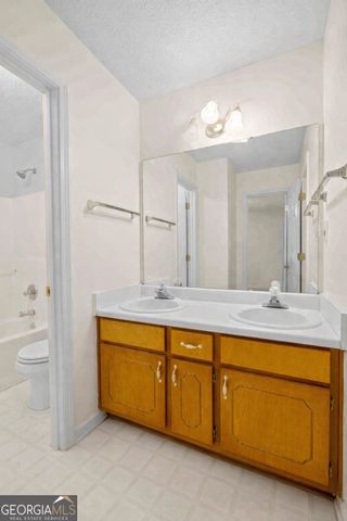 365 Hillview Road, Hampton, GA 30228