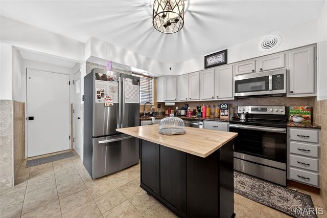 4520 Overbrook Drive, Pasadena Hills, MO 63121