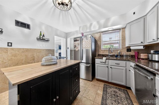 4520 Overbrook Drive, Pasadena Hills, MO 63121