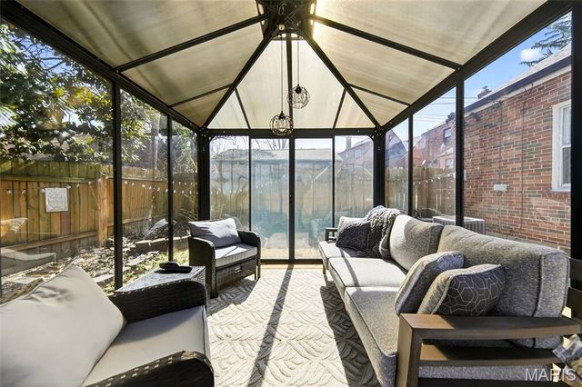 4520 Overbrook Drive, Pasadena Hills, MO 63121