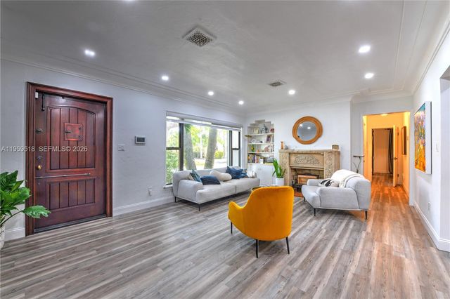 110 N 16th Ave, Hollywood, FL 33020