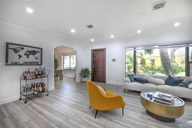 110 N 16th Ave, Hollywood, FL 33020