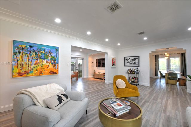 110 N 16th Ave, Hollywood, FL 33020