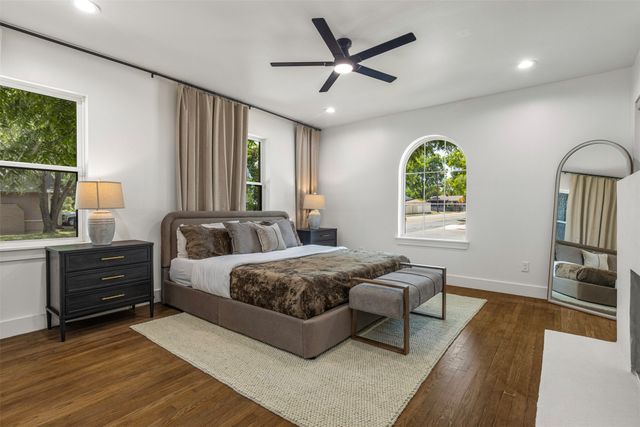 422 S Montreal Avenue, Dallas, TX 75208