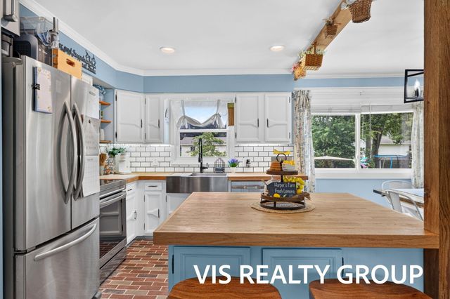 531 E Chadwick Drive, Muskegon, MI 49445