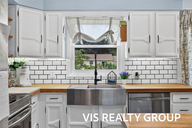 531 E Chadwick Drive, Muskegon, MI 49445