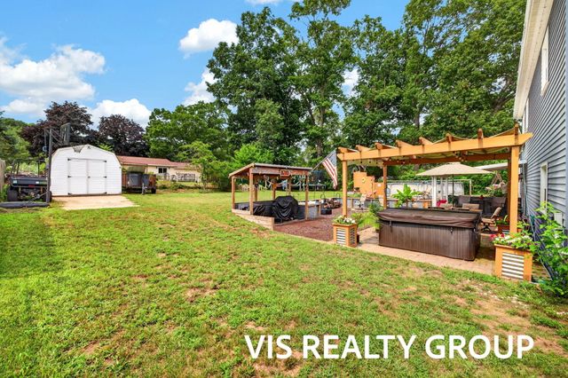 531 E Chadwick Drive, Muskegon, MI 49445