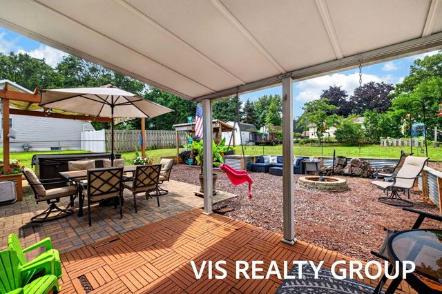 531 E Chadwick Drive, Muskegon, MI 49445