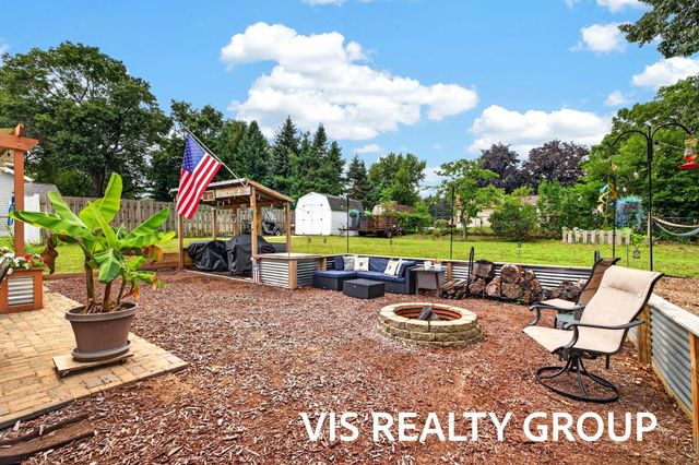 531 E Chadwick Drive, Muskegon, MI 49445