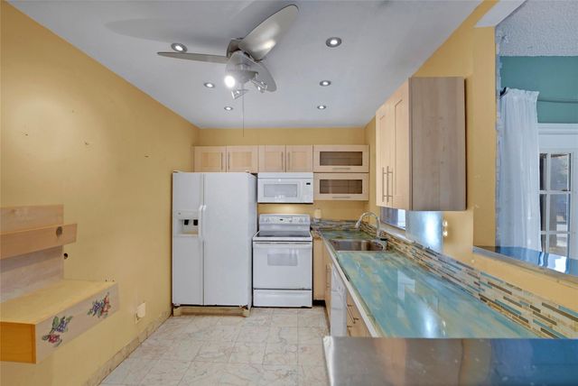 2822 SW Natura Boulevard, Deerfield Beach, FL 33441